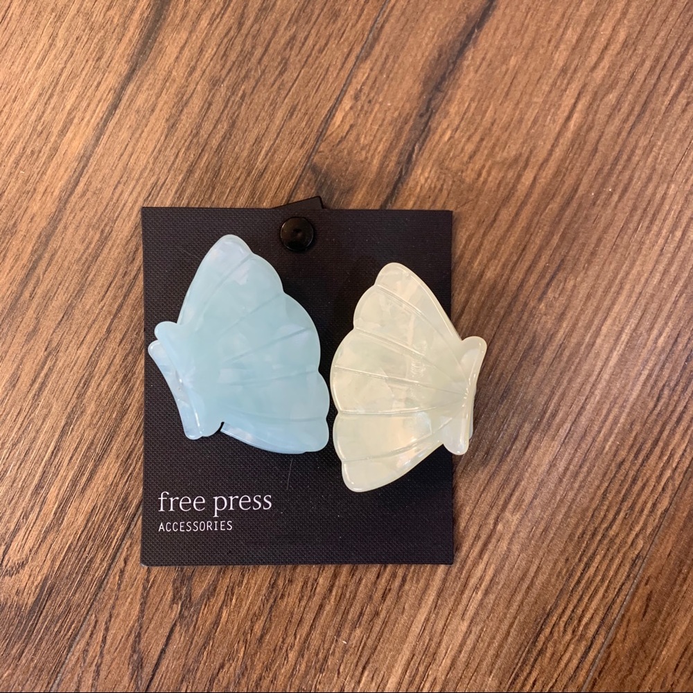 Free press shell hair clips 🐚